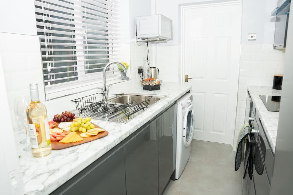 Stylish Home In York - Free Wifi & Parking - Close To Racecourse & City Centre المظهر الخارجي الصورة