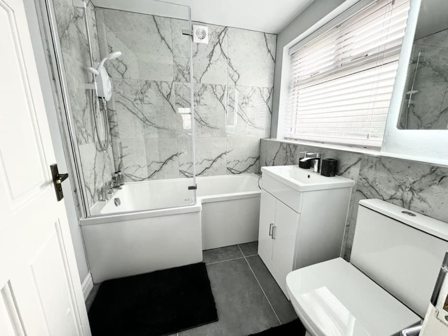 Stylish Home In York - Free Wifi & Parking - Close To Racecourse & City Centre المظهر الخارجي الصورة