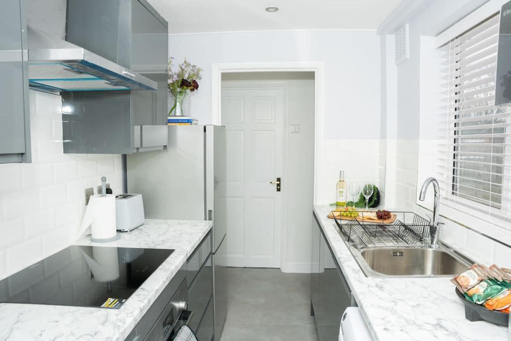 Stylish Home In York - Free Wifi & Parking - Close To Racecourse & City Centre المظهر الخارجي الصورة