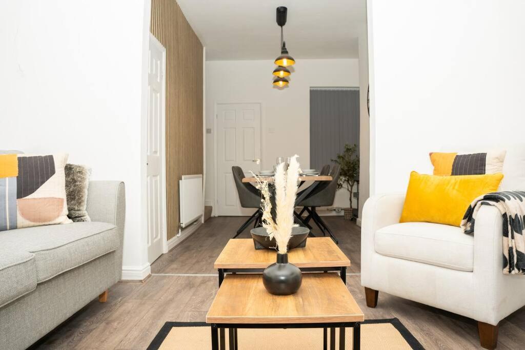 Stylish Home In York - Free Wifi & Parking - Close To Racecourse & City Centre المظهر الخارجي الصورة