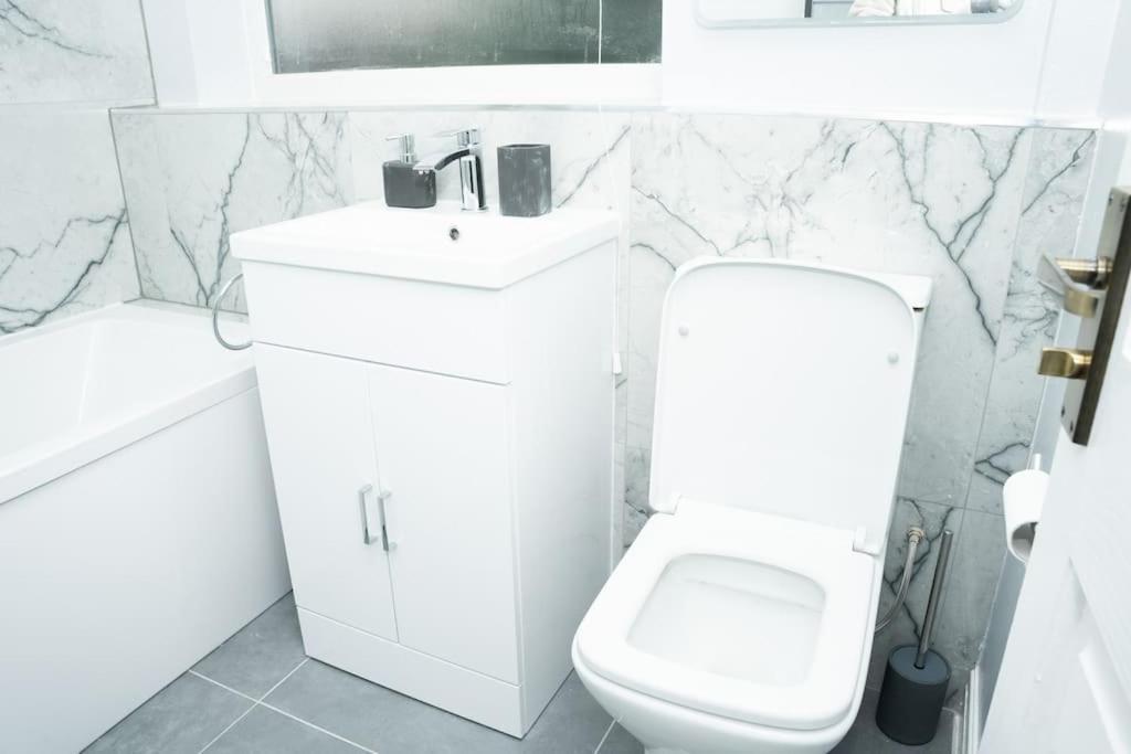 Stylish Home In York - Free Wifi & Parking - Close To Racecourse & City Centre المظهر الخارجي الصورة