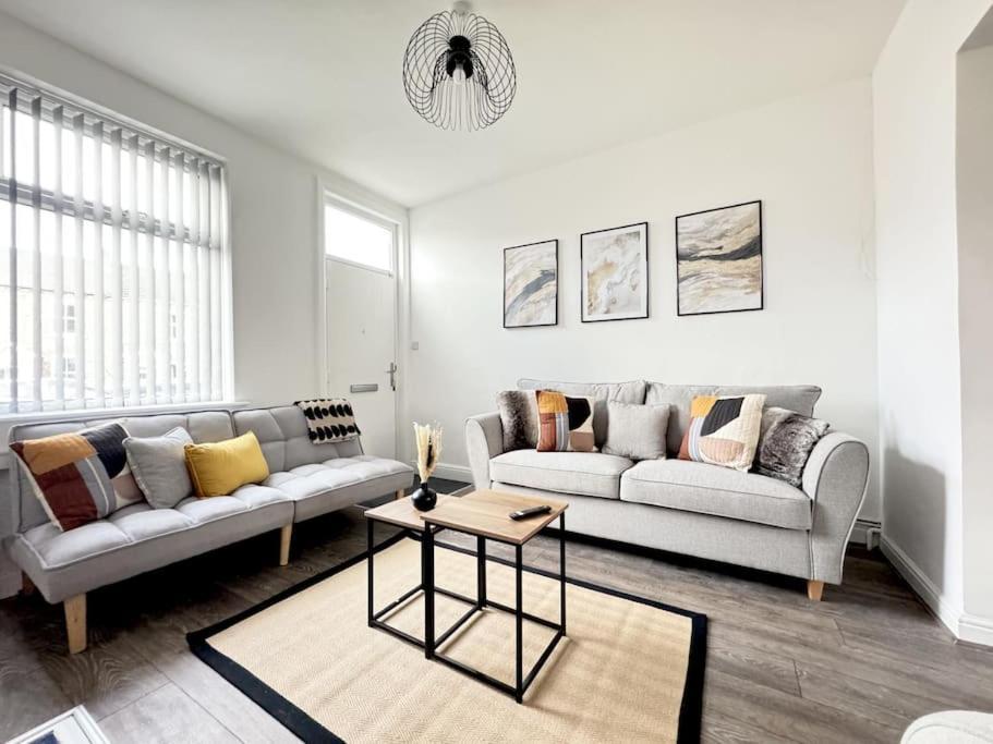 Stylish Home In York - Free Wifi & Parking - Close To Racecourse & City Centre المظهر الخارجي الصورة